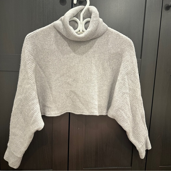 Aritzia Sweaters - Aritzia Wilfred Free Naomi Cropped Wool Turtleneck Gray Sweater Size Medium